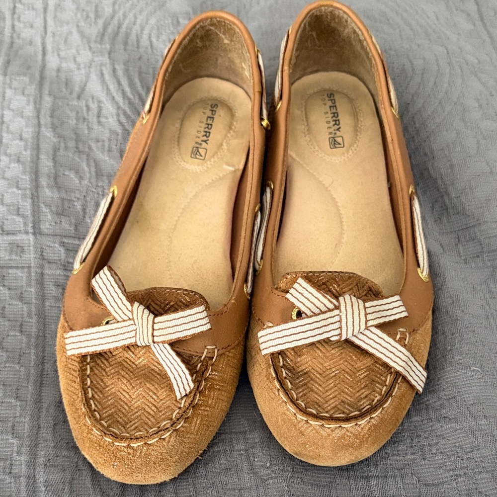 Sperry Women's Tan Suede & Leather Bow Moccasins